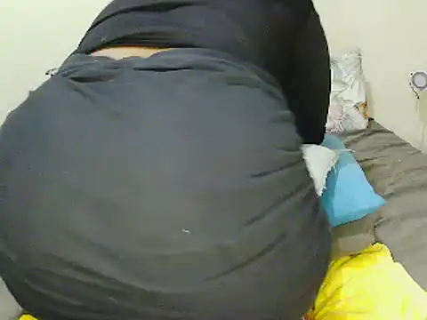 RealQueenOfSouth webcam