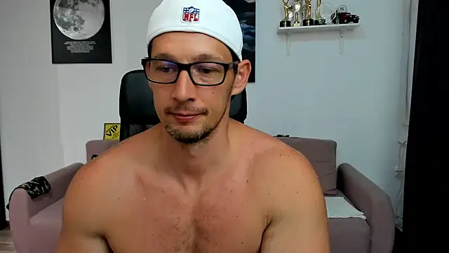 BrutusK08 webcam