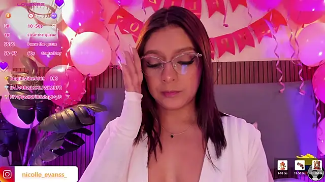 NicolleeEvanss webcam