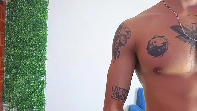 Demitryo live sex cam