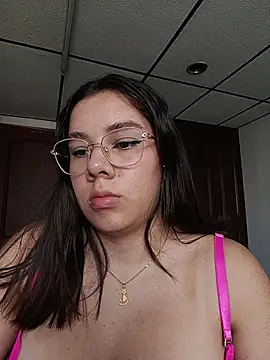 EmmaSulivan live cam on StripChat