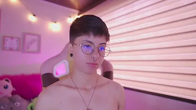 tommy_blue webcam