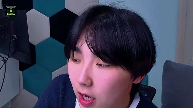 HeejinWang live cam on StripChat
