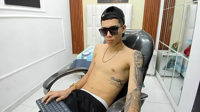 paul_ponce webcam