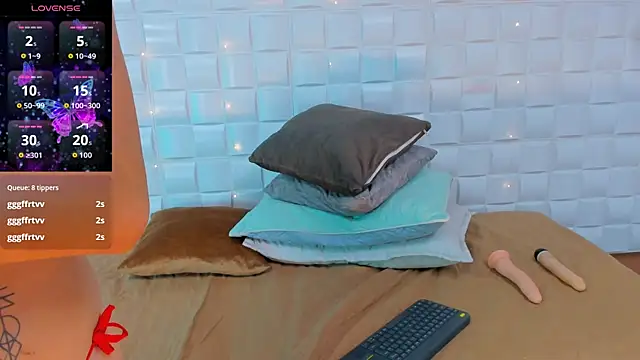 AleskaaHoffman webcam