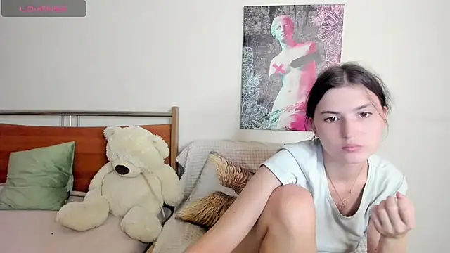 Kira_Devi webcam