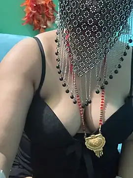 Curvy_shivani