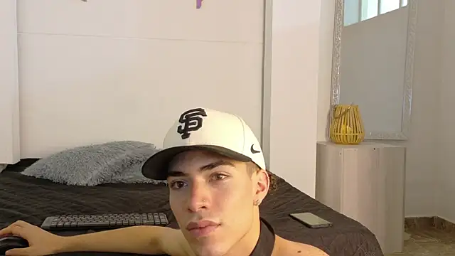 Monyel_Blake webcam