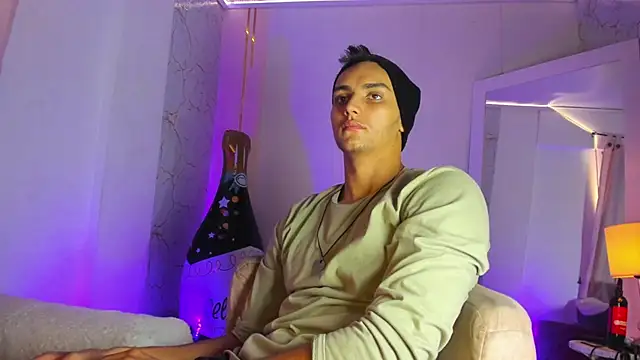 andrewevans46 live cam on StripChat