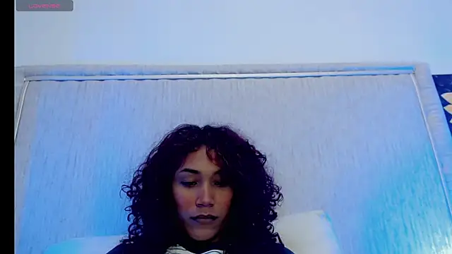 Electry_curly webcam