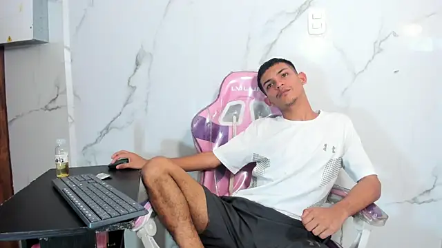 littlecum18 webcam