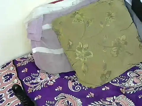 brownfinegirl22 webcam