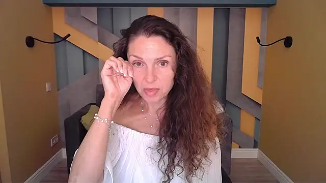 EllaLong webcam