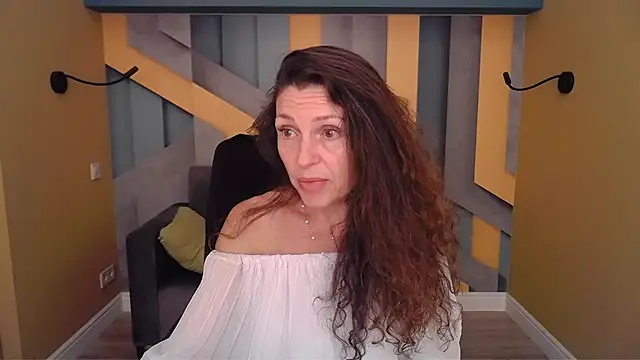 EllaLong webcam