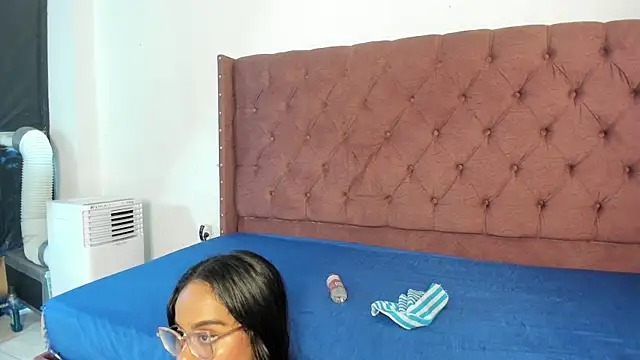 lau_hotfox webcam
