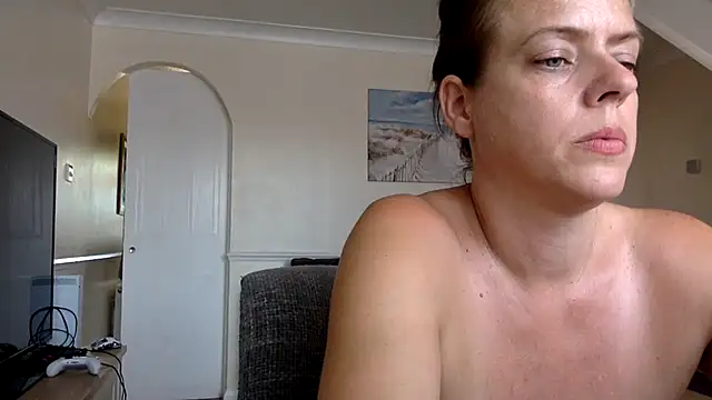 ElizabethArden42- webcam