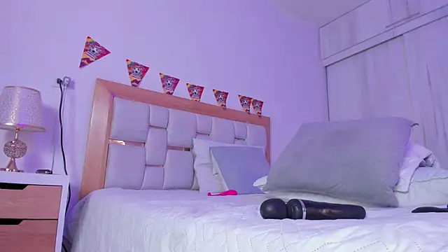 mia_hank