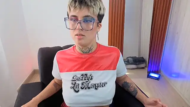 Rebeka-baker webcam