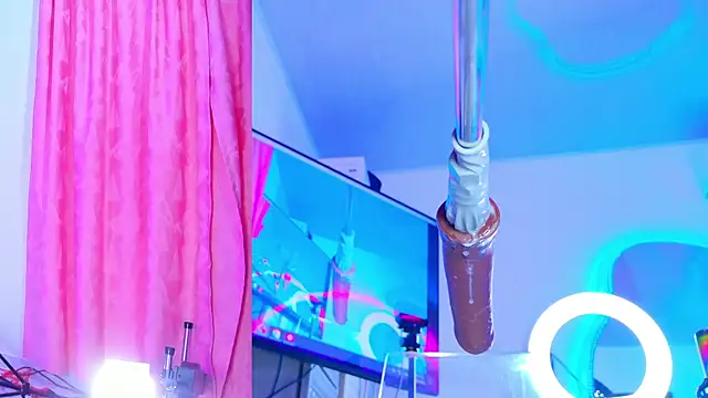 NathaxaLeans webcam
