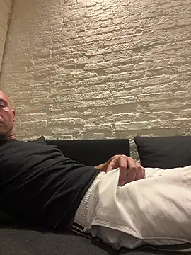 rotteei1 (Ask my age) - Show Dick in car public