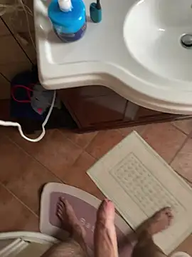 Lorenzino1010 live cam on StripChat