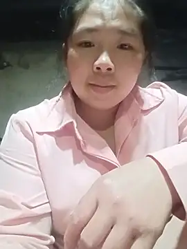 quynhkoolbae live cam on StripChat