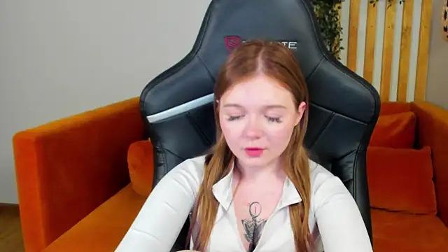 ElinaVale live cam on StripChat