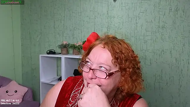 Fara_Flutte live cam on StripChat