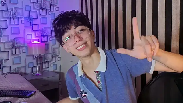 Twink_Sebas7 webcam