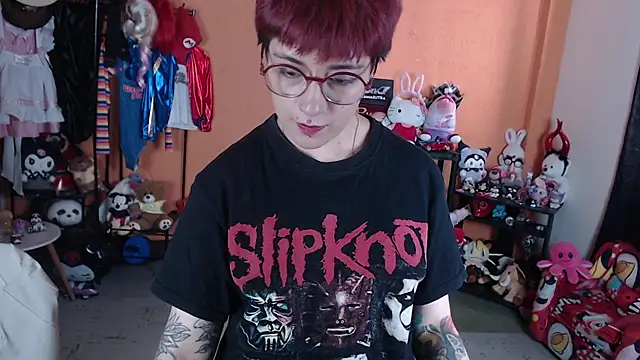 MissMiia2 live cam on StripChat