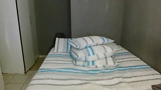 Lillyan_N webcam