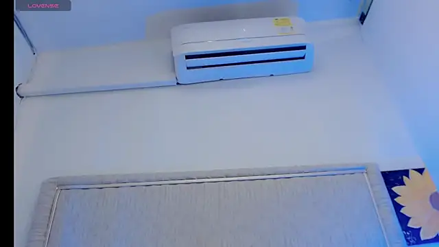 Electry_curly webcam