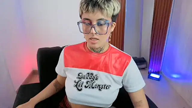 Rebeka-baker live cam on StripChat