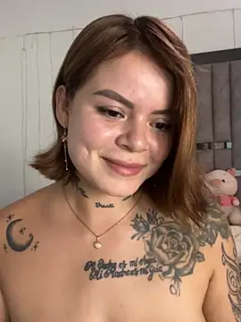 Sexy__Giirl live cam on StripChat