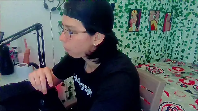 Andy_gray live cam on StripChat