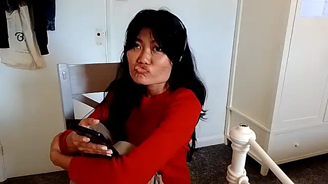 MichelEdland live cam on StripChat