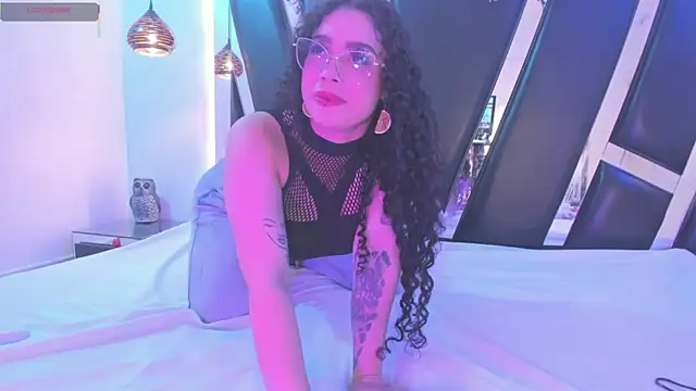 antonelllepiercee live cam on StripChat