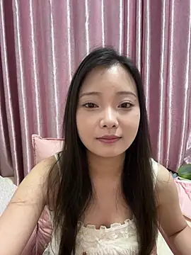 BIGBABYYEYE live cam on StripChat