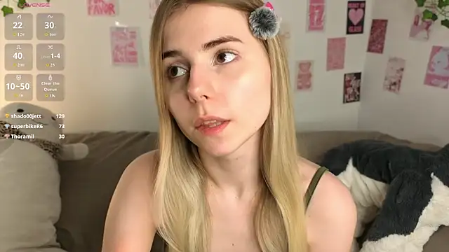 Honey_Lia live cam on StripChat