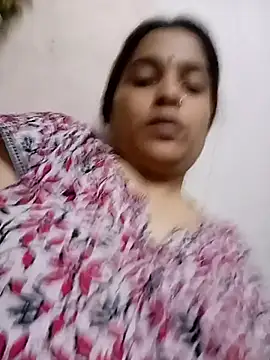 Meloni_71 live cam on StripChat
