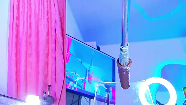 NathaxaLeans webcam