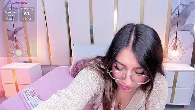 KamilaVegga live cam on StripChat