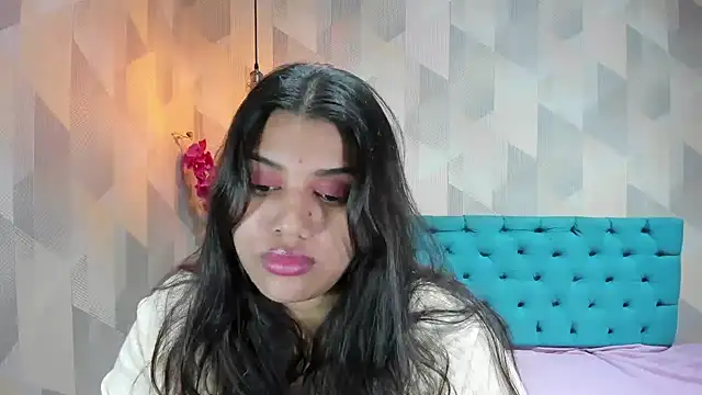 LindaBreeS live cam on StripChat