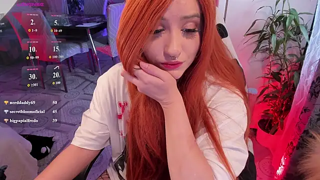Sserendipityy live cam on StripChat