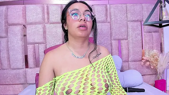 amy_noa live cam on StripChat