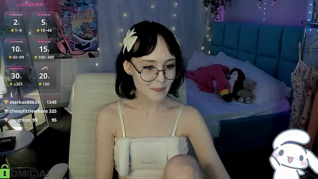 Lilac-Muse live cam on StripChat