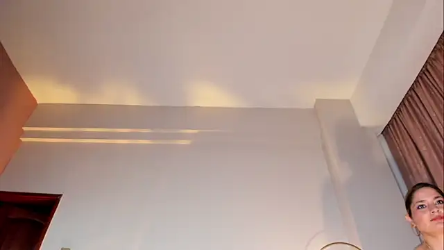 ParisGrayy live cam on StripChat