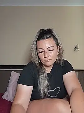 Sweetredvelvet webcam
