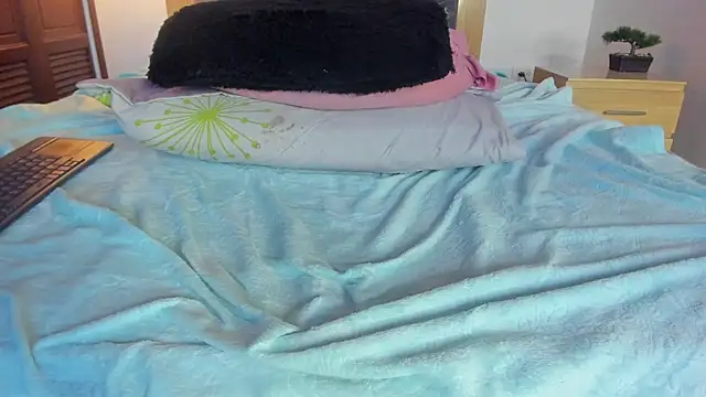 Zoe_sky1 webcam