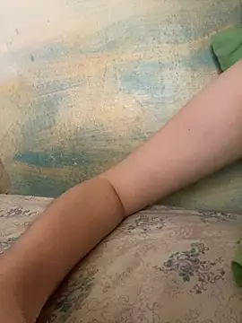 KittieCreme live cam on StripChat